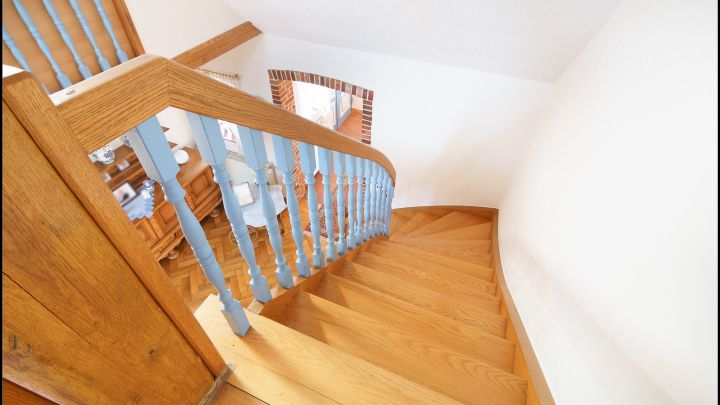 ***Modernes, hochwertig gebautes Fachwerkhaus mit viel Platz in bevorzugter Lage***

***Ein wunderschönes Haus und ein tolles Grundstück***