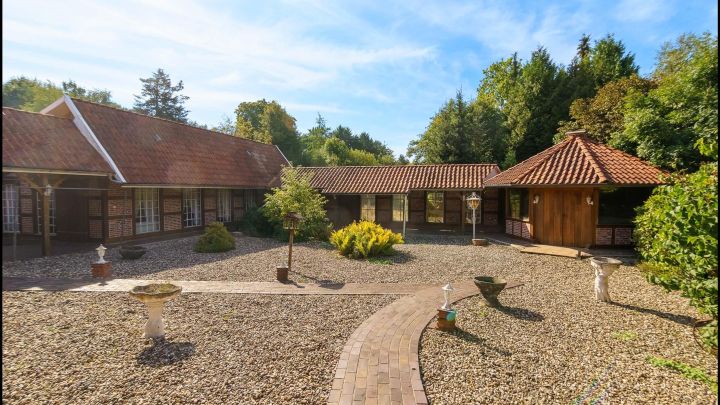 ***Modernes, hochwertig gebautes Fachwerkhaus mit viel Platz in bevorzugter Lage***

***Ein wunderschönes Haus und ein tolles Grundstück***