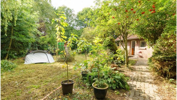 ***Ostfriesisches Fehnhaus mit großem Grundstück und viel Privatsphäre***