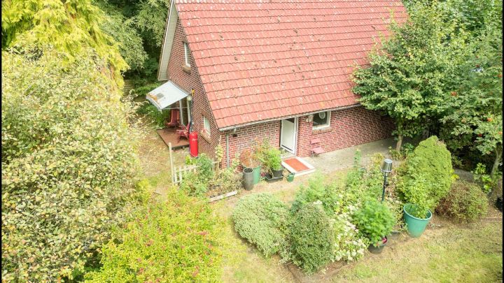 ***Ostfriesisches Fehnhaus mit großem Grundstück und viel Privatsphäre***