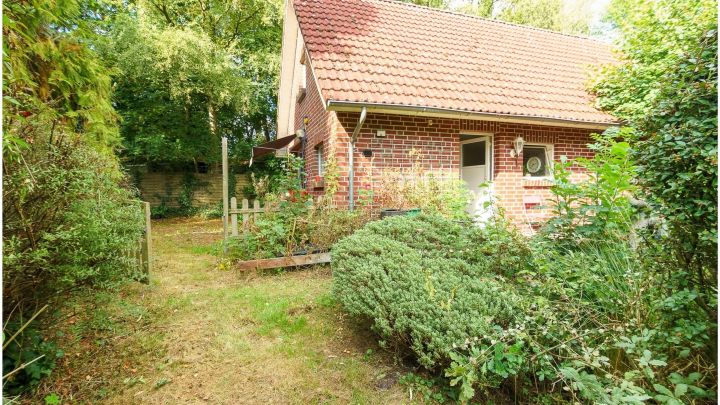 ***Ostfriesisches Fehnhaus mit großem Grundstück und viel Privatsphäre***