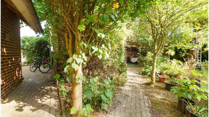 ***Ostfriesisches Fehnhaus mit großem Grundstück und viel Privatsphäre***