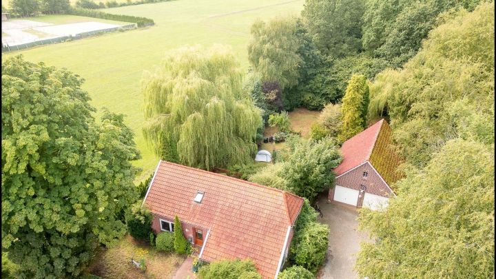 ***Ostfriesisches Fehnhaus mit großem Grundstück und viel Privatsphäre***